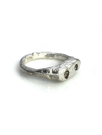 Ea Ring